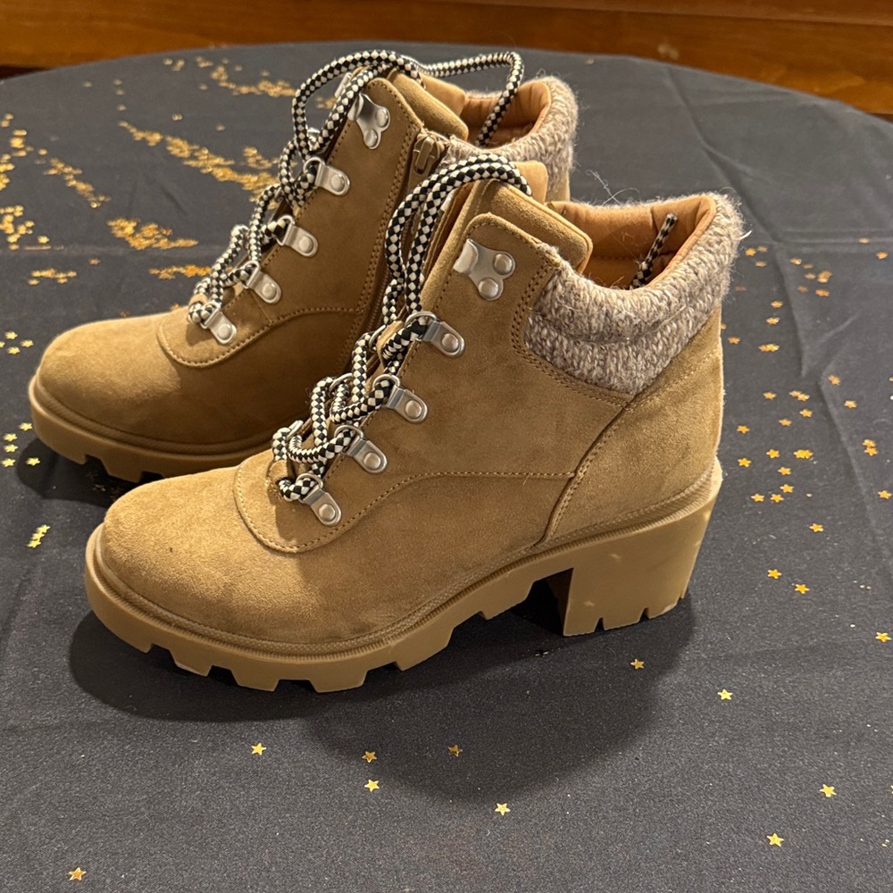 Universal Thread Tan Lace Up Boots